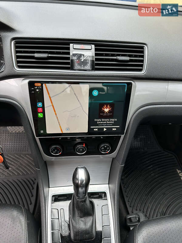 Volkswagen Passat 2012