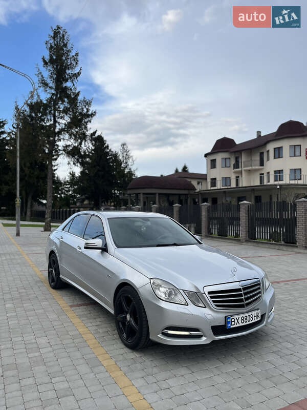 Mercedes-Benz E-Class 2011