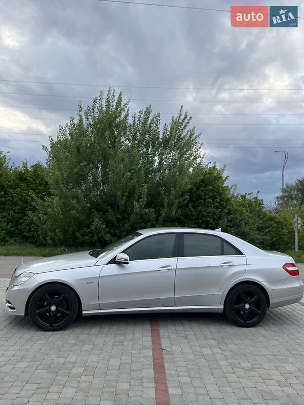 Mercedes-Benz E-Class 2011