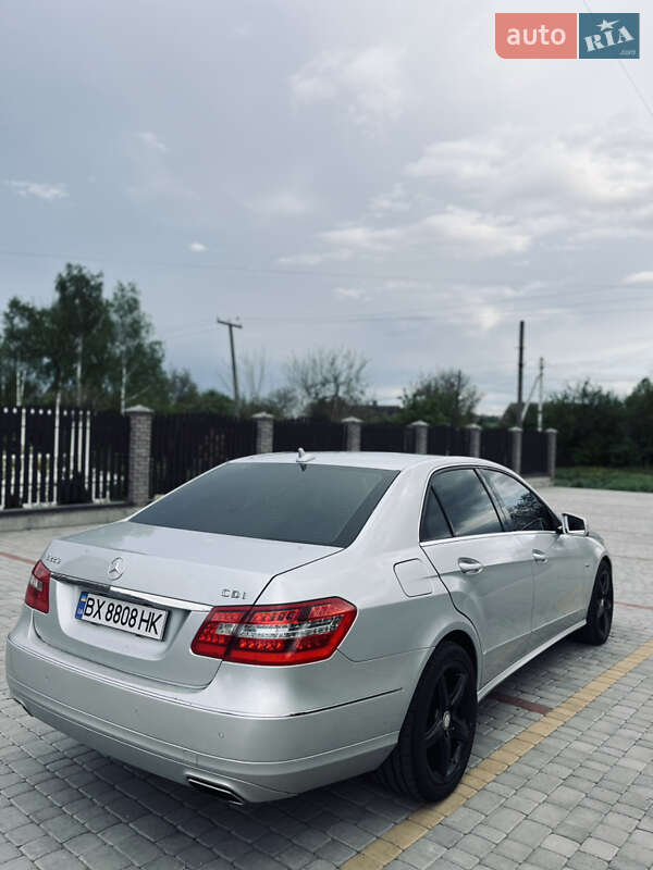 Mercedes-Benz E-Class 2011