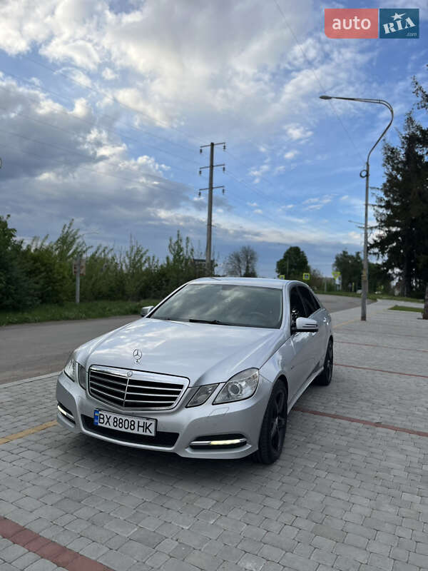 Mercedes-Benz E-Class 2011