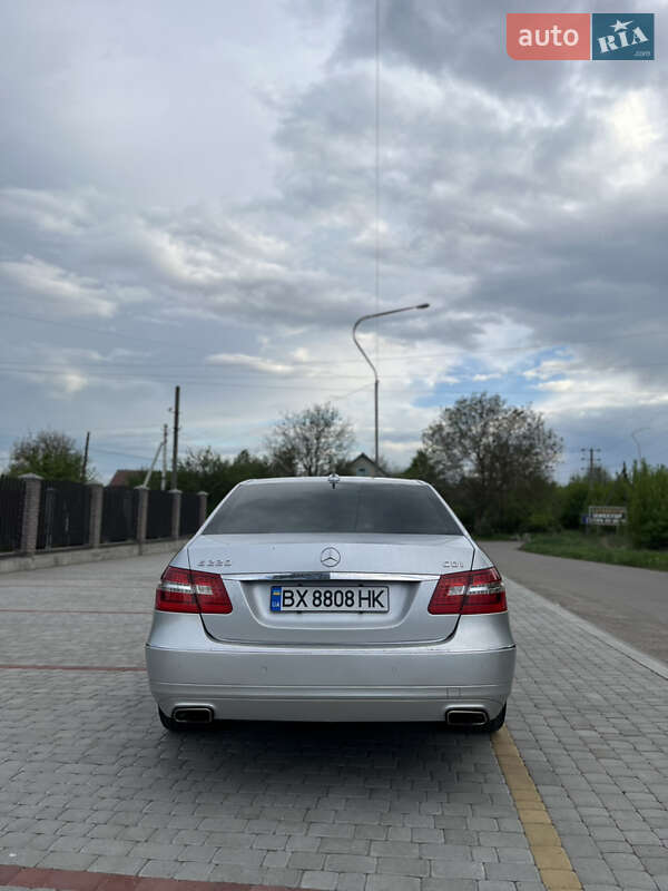Mercedes-Benz E-Class 2011