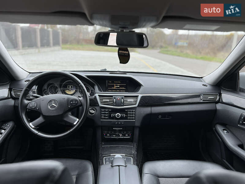 Mercedes-Benz E-Class 2011