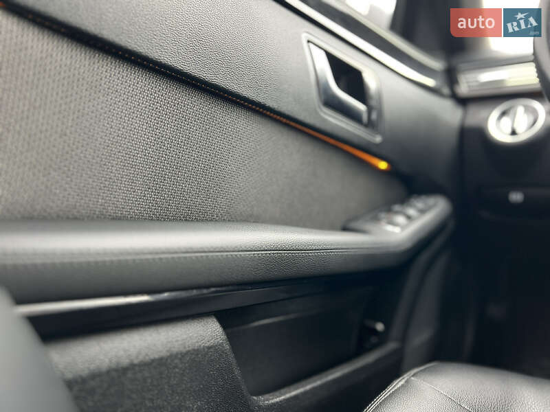 Mercedes-Benz E-Class 2011