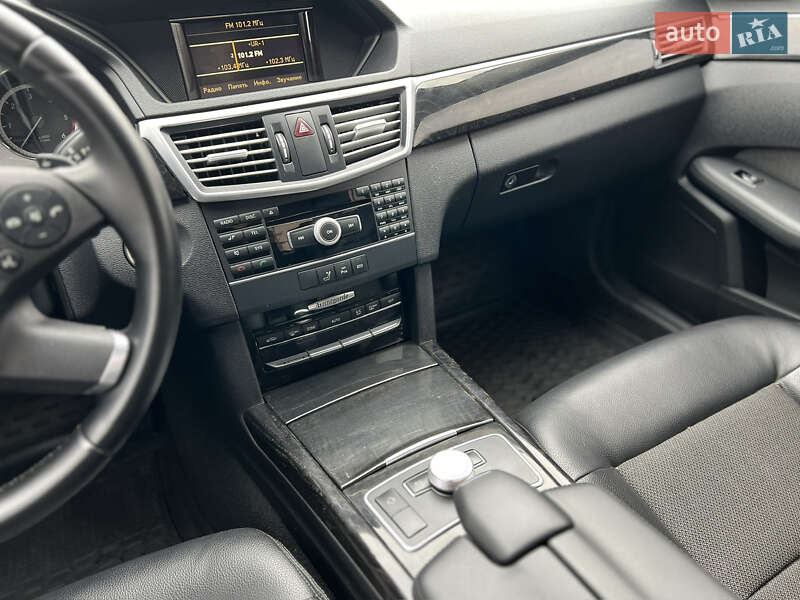 Mercedes-Benz E-Class 2011