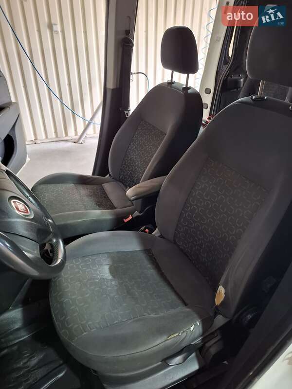 Fiat Doblo 2010