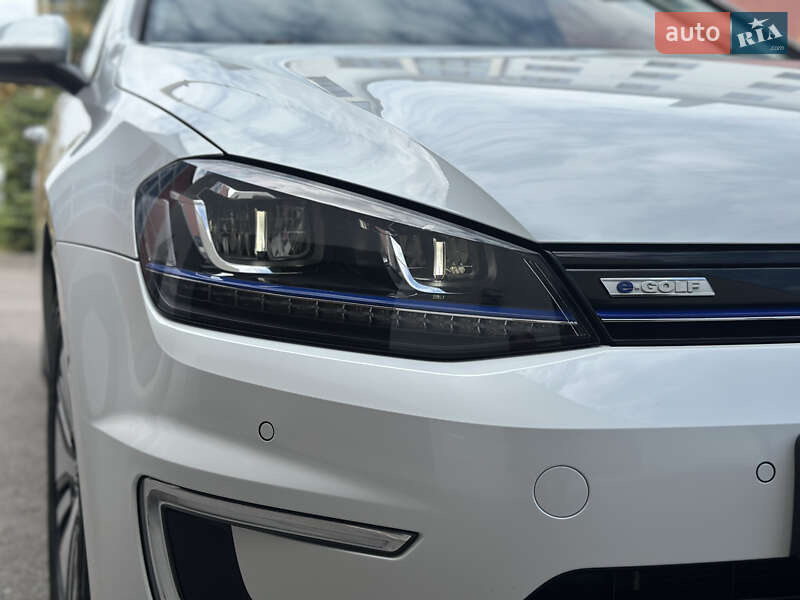 Volkswagen e-Golf 2015