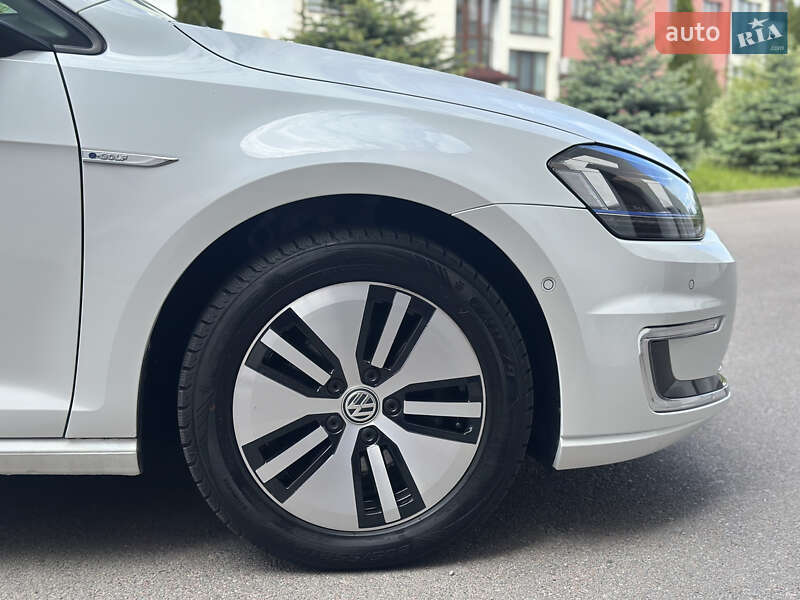 Volkswagen e-Golf 2015