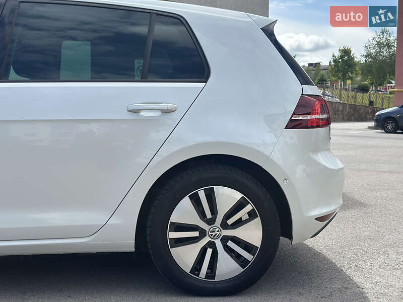 Volkswagen e-Golf 2015