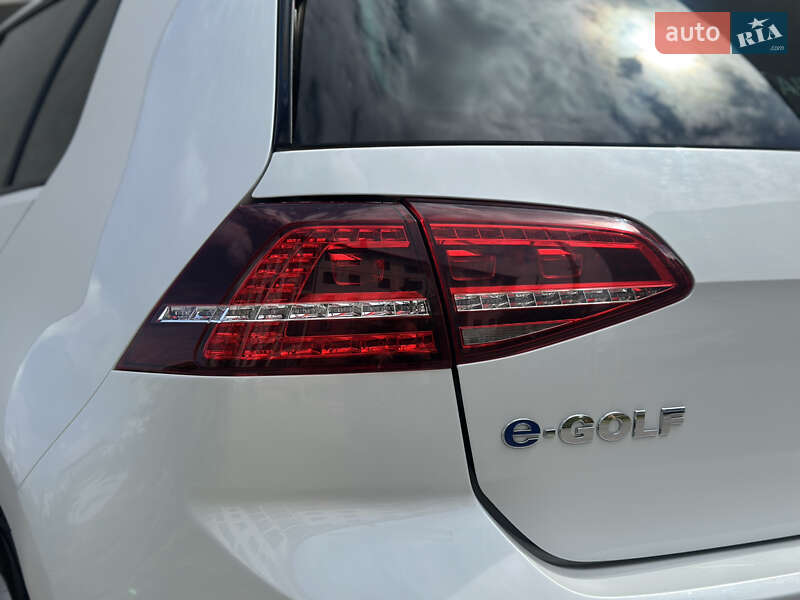 Volkswagen e-Golf 2015