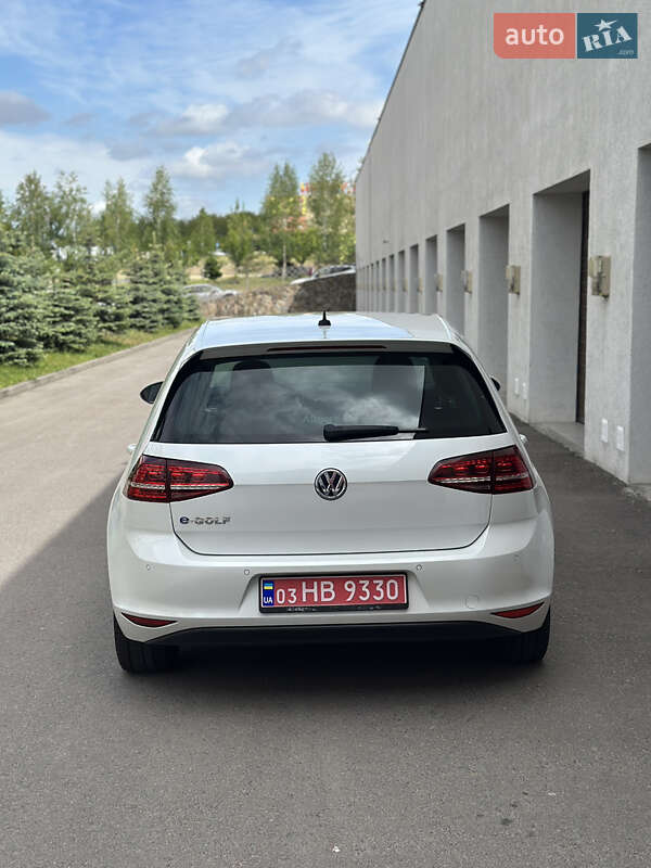 Volkswagen e-Golf 2015