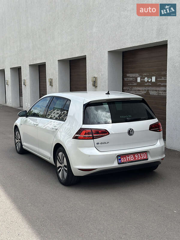 Volkswagen e-Golf 2015