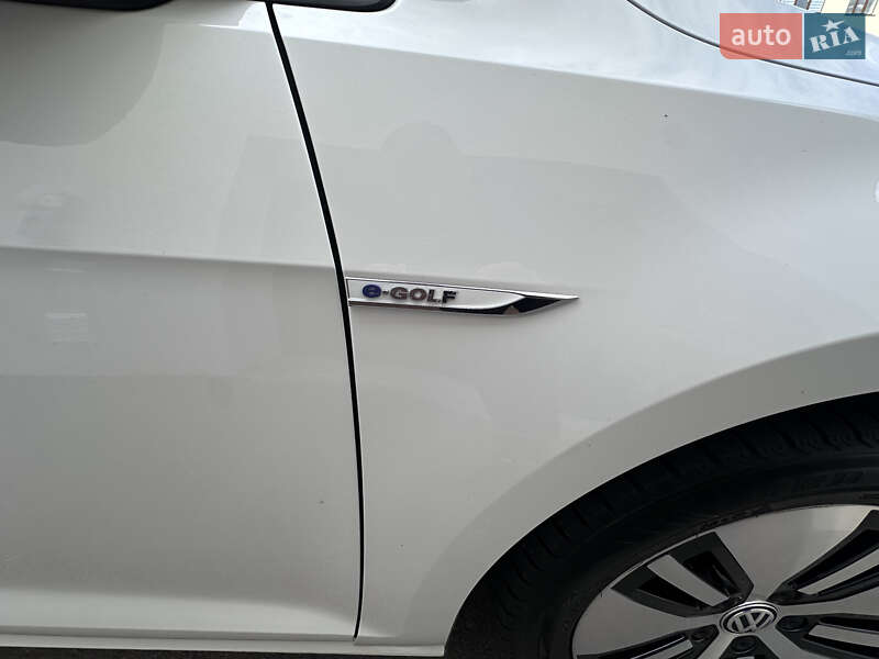 Volkswagen e-Golf 2015