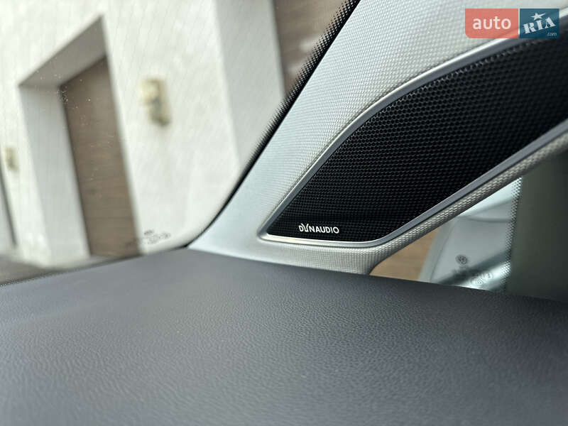 Volkswagen e-Golf 2015