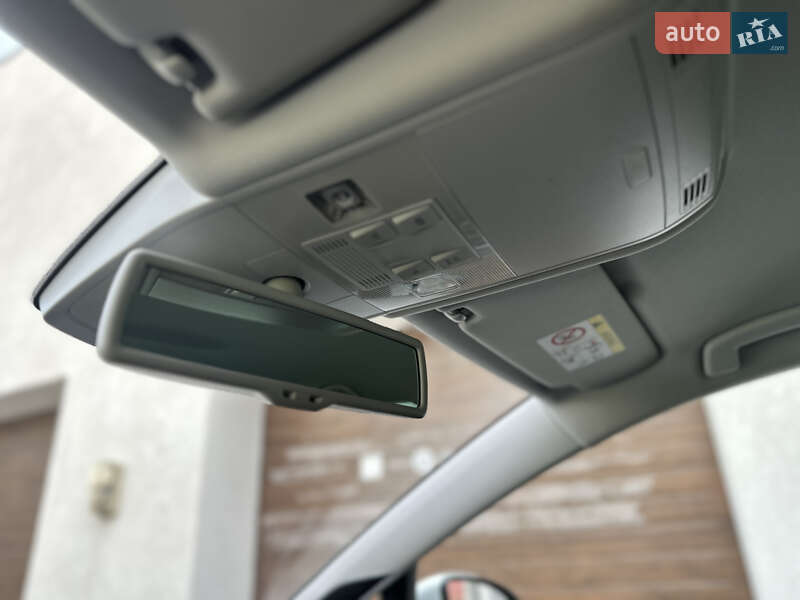 Volkswagen e-Golf 2015