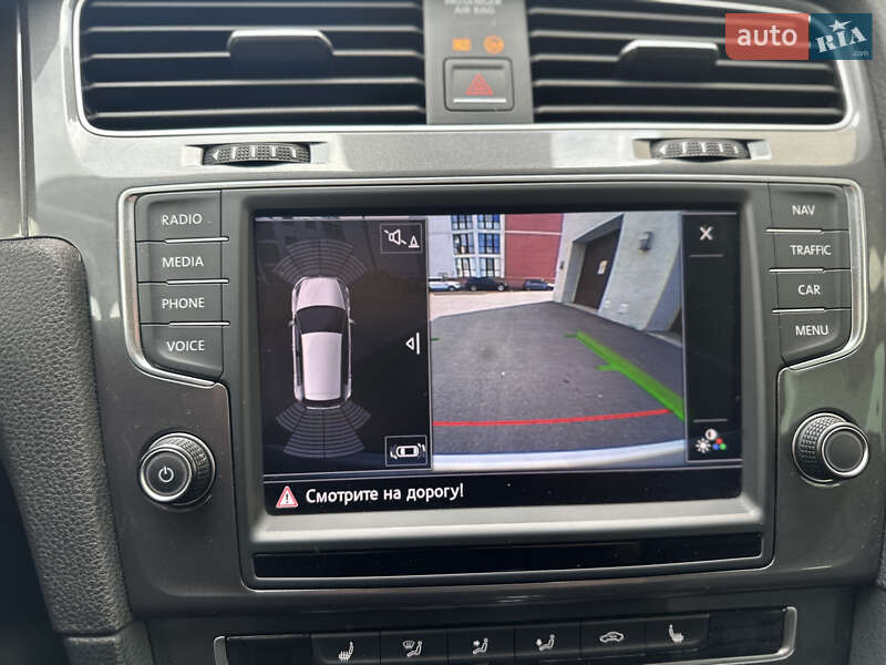 Volkswagen e-Golf 2015