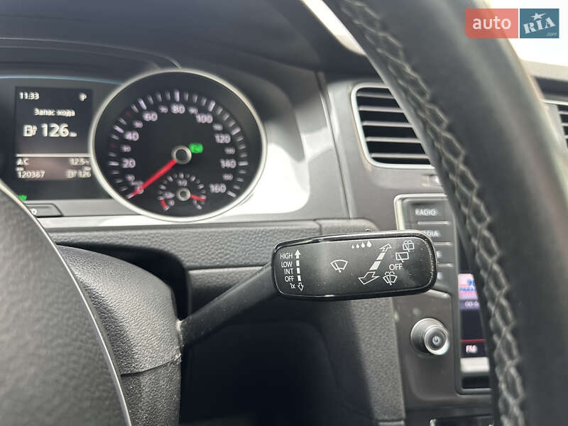 Volkswagen e-Golf 2015