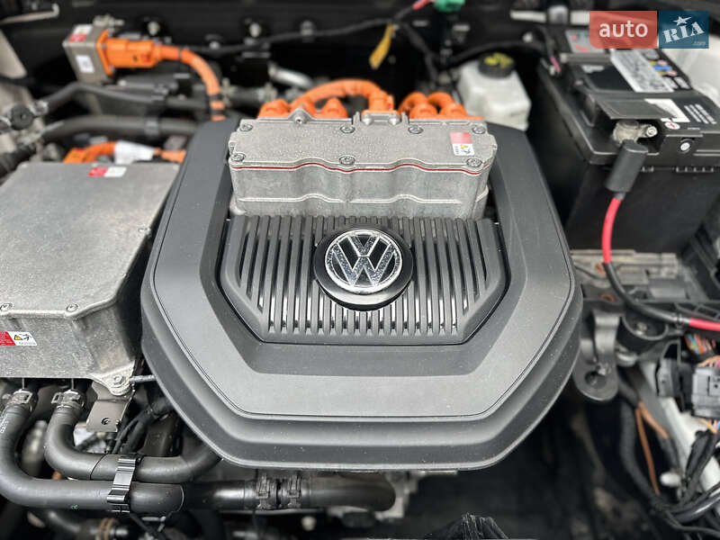 Volkswagen e-Golf 2015