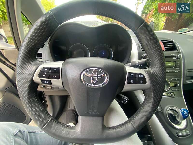 Toyota Auris 2011