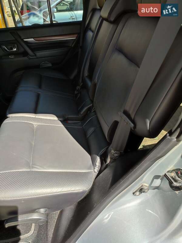 Mitsubishi Pajero Wagon 2011