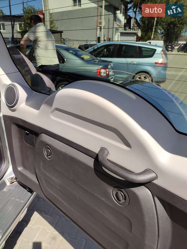 Mitsubishi Pajero Wagon 2011