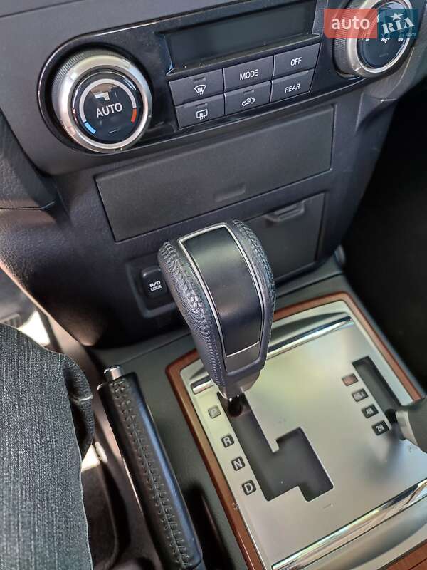 Mitsubishi Pajero Wagon 2011