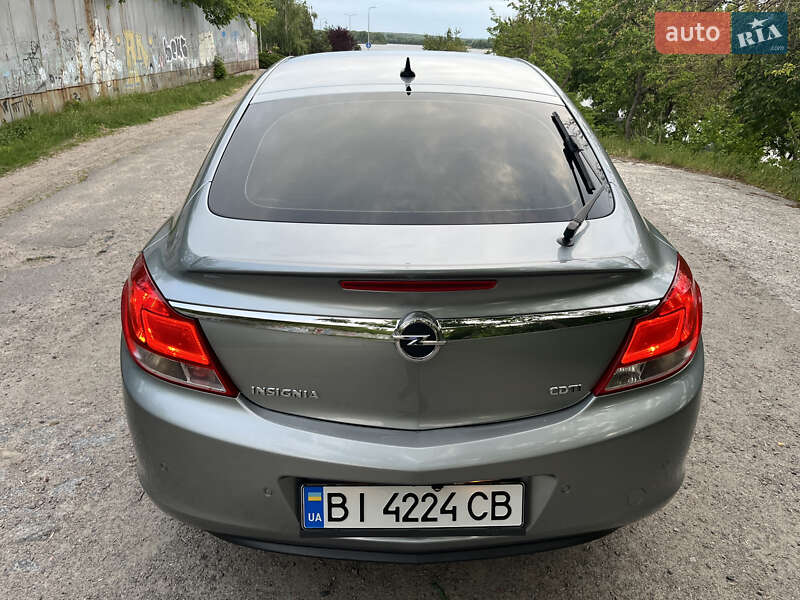 Opel Insignia 2011