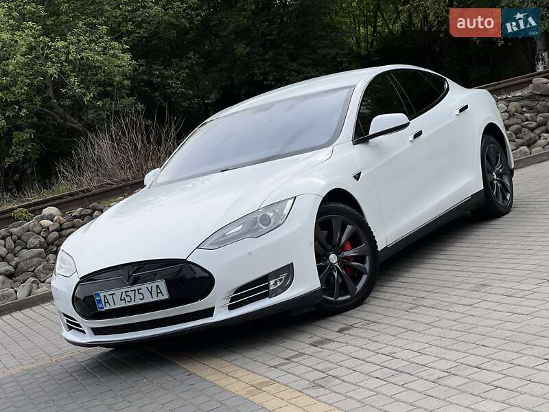 Tesla Model S 2014