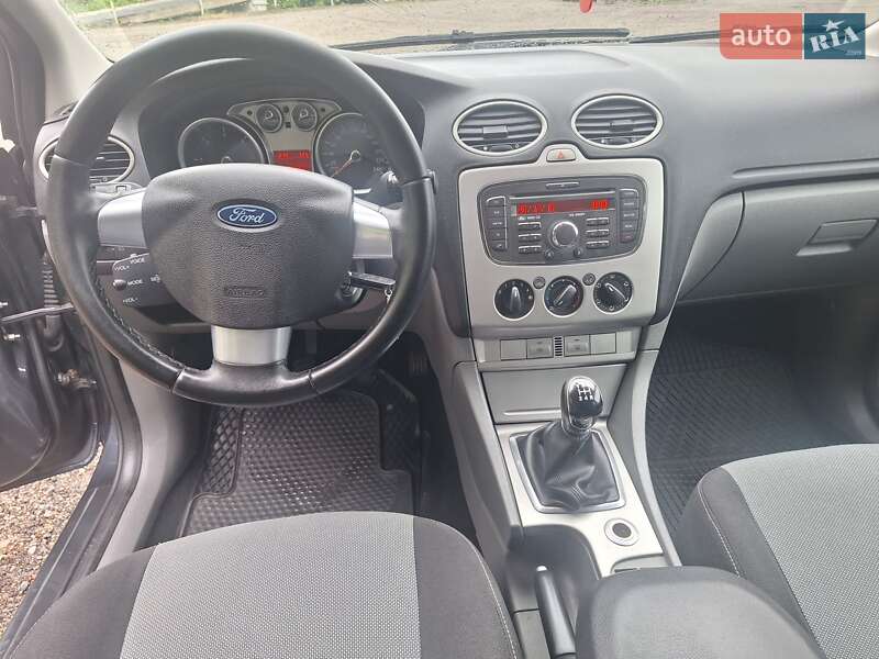 Ford Focus 2011