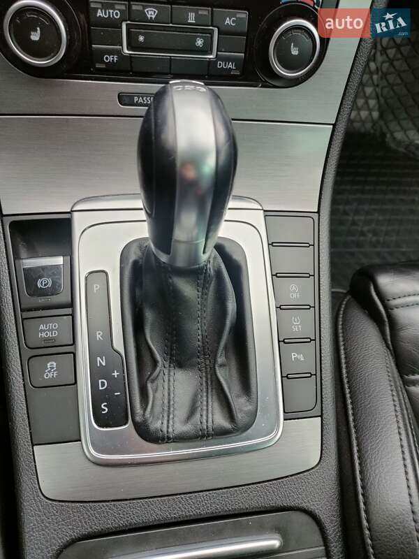 Volkswagen Passat 2011