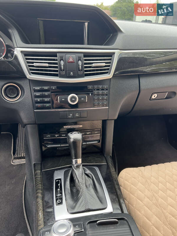 Mercedes-Benz E-Class 2009