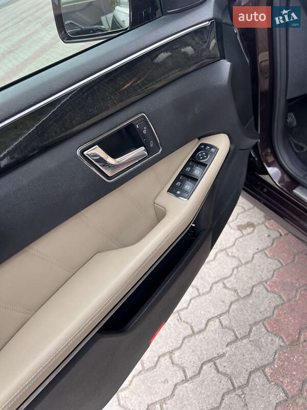 Mercedes-Benz E-Class 2009