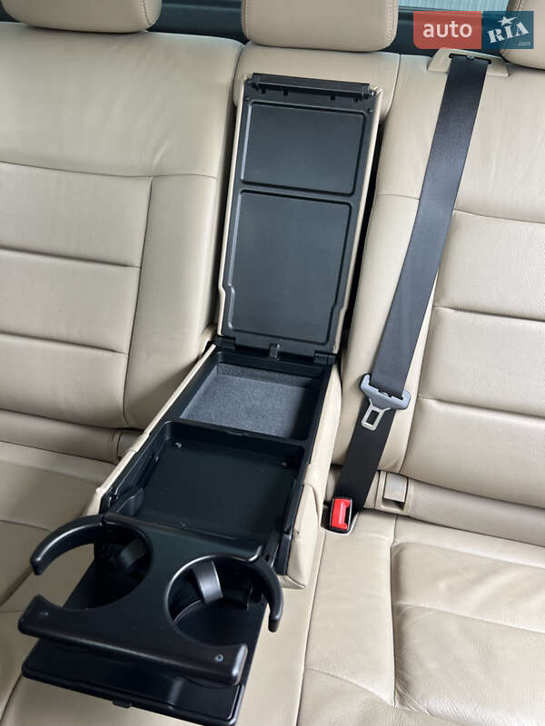 Mercedes-Benz E-Class 2009