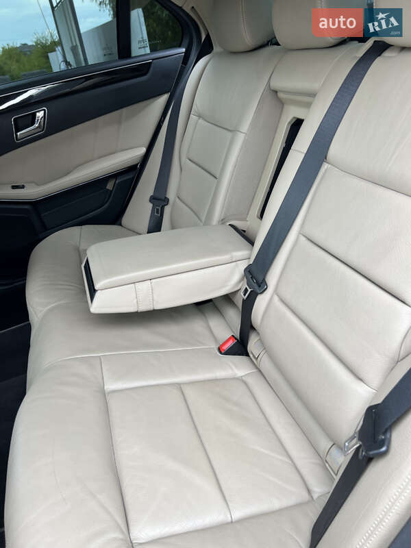 Mercedes-Benz E-Class 2009