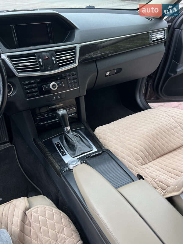 Mercedes-Benz E-Class 2009