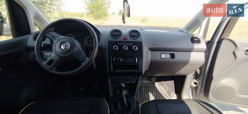 Volkswagen Caddy 2011