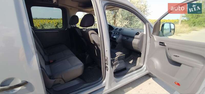 Volkswagen Caddy 2011