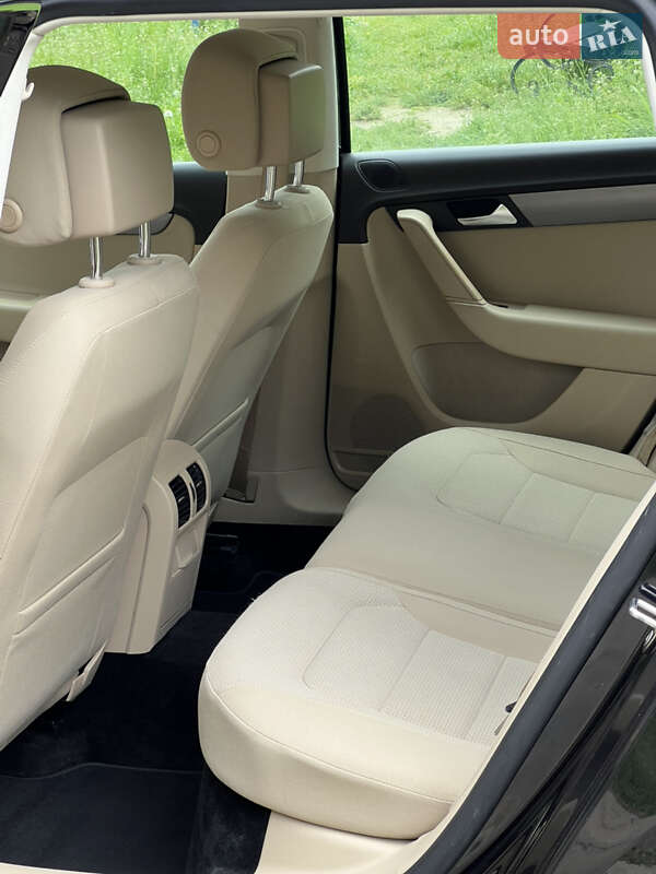 Volkswagen Passat 2011