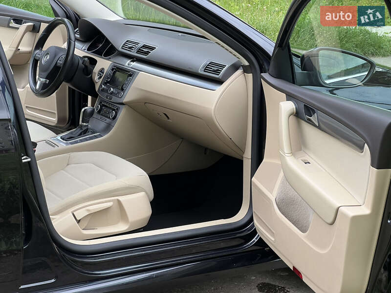 Volkswagen Passat 2011