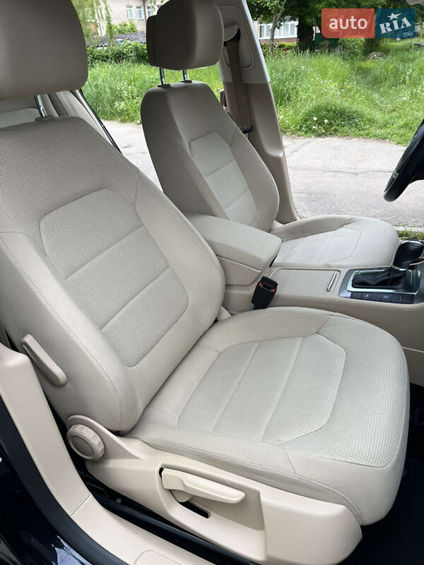 Volkswagen Passat 2011