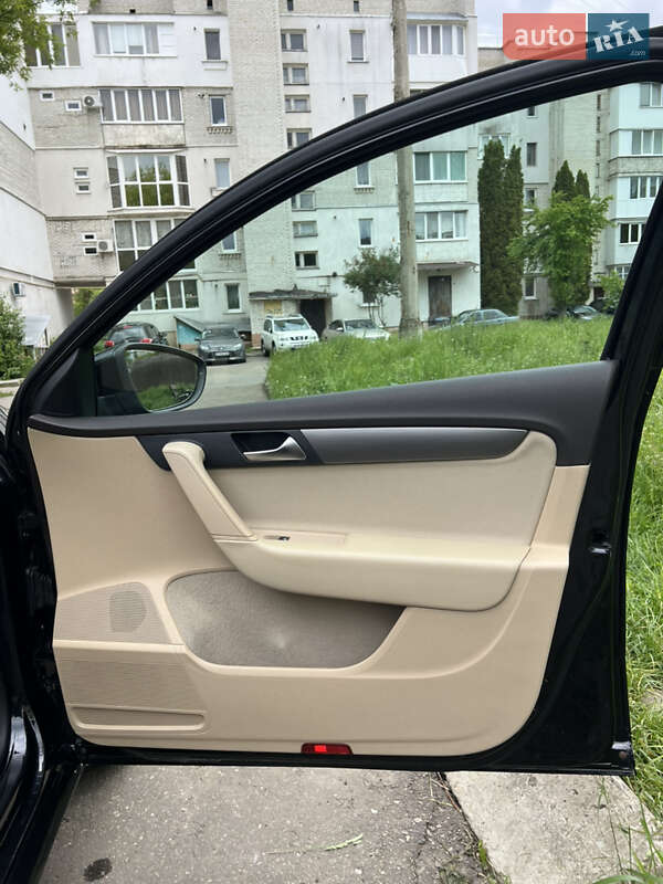 Volkswagen Passat 2011