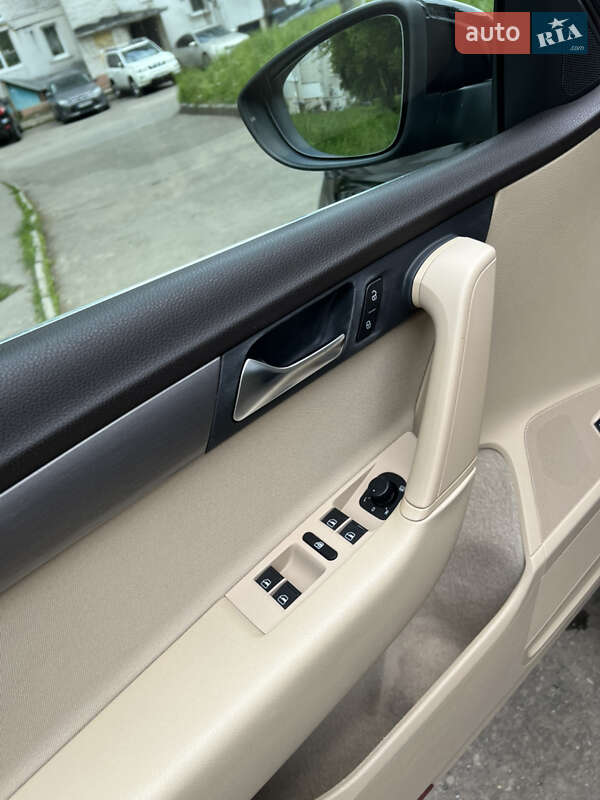 Volkswagen Passat 2011