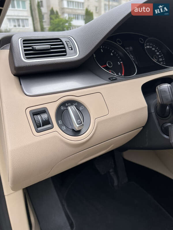 Volkswagen Passat 2011