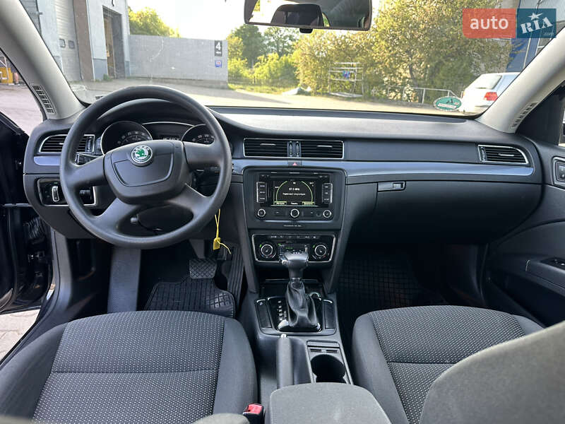 Skoda Superb 2011