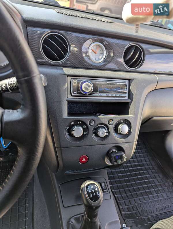 Mitsubishi Outlander 2008