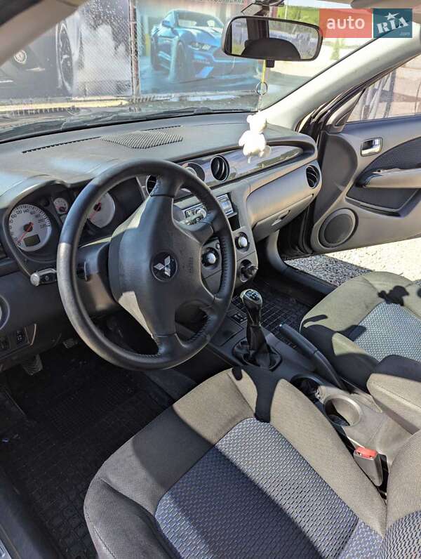 Mitsubishi Outlander 2008