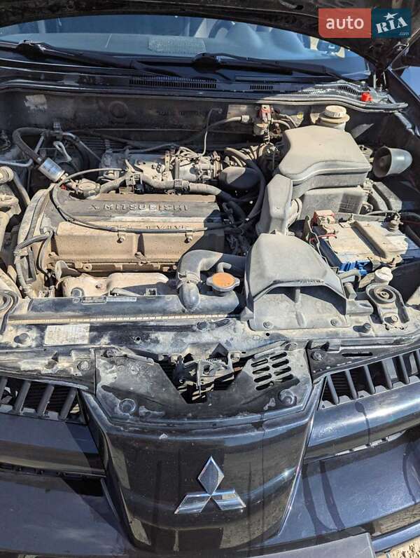 Mitsubishi Outlander 2008