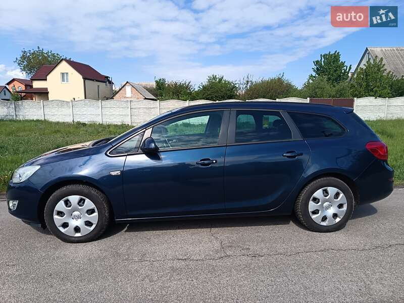 Opel Astra 2011