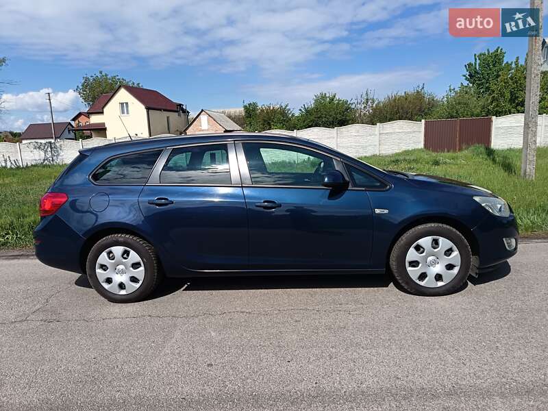 Opel Astra 2011