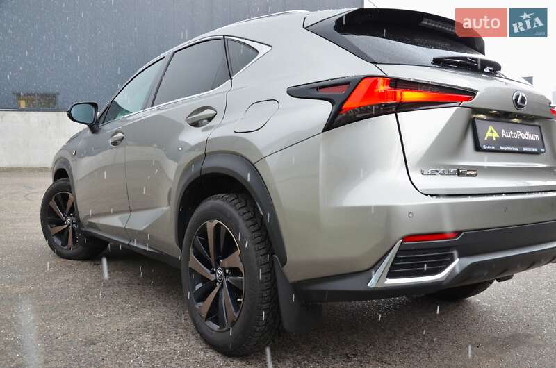 Lexus-26